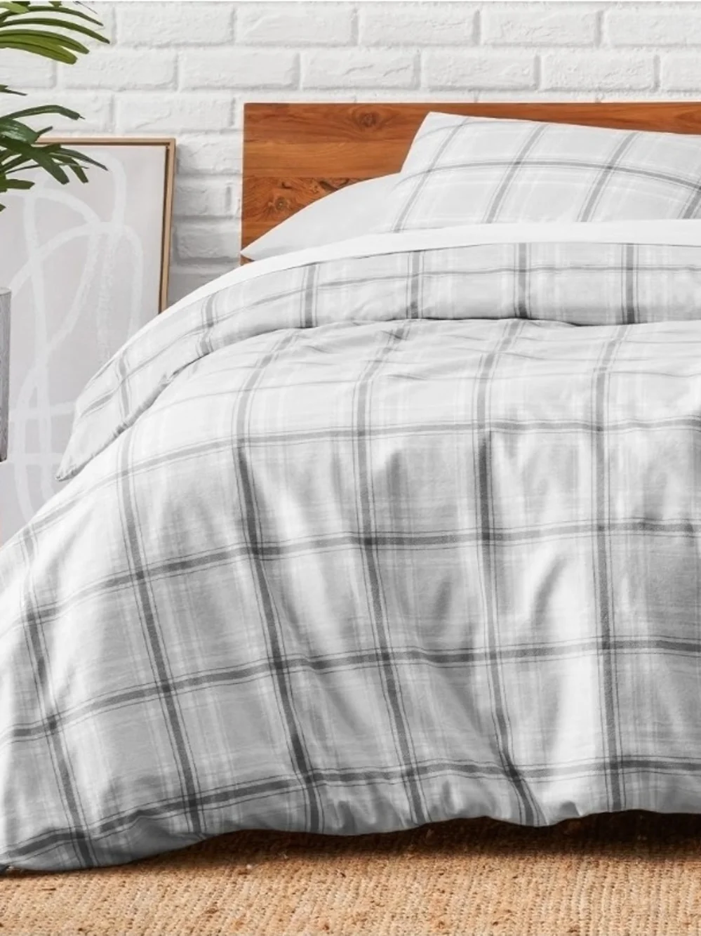 Minimalist Gray Plaid Duvet Cover - Timeless Neutral Bedding